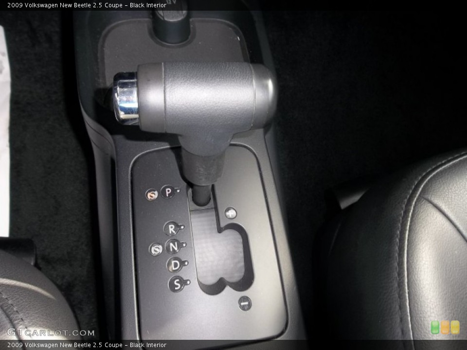 Black Interior Transmission for the 2009 Volkswagen New Beetle 2.5 Coupe #54890566