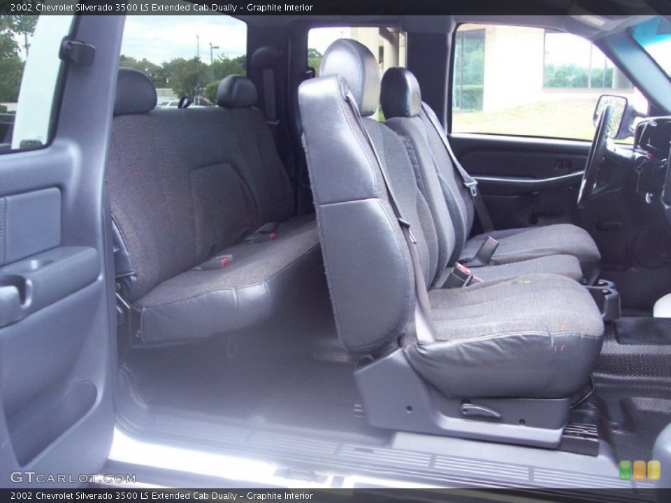 Graphite Interior Photo for the 2002 Chevrolet Silverado 3500 LS Extended Cab Dually #54901862