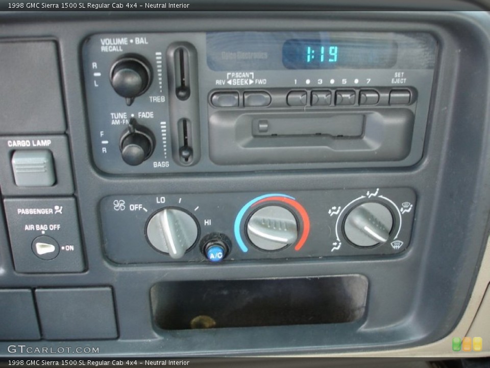 Neutral Interior Controls for the 1998 GMC Sierra 1500 SL Regular Cab 4x4 #54902693