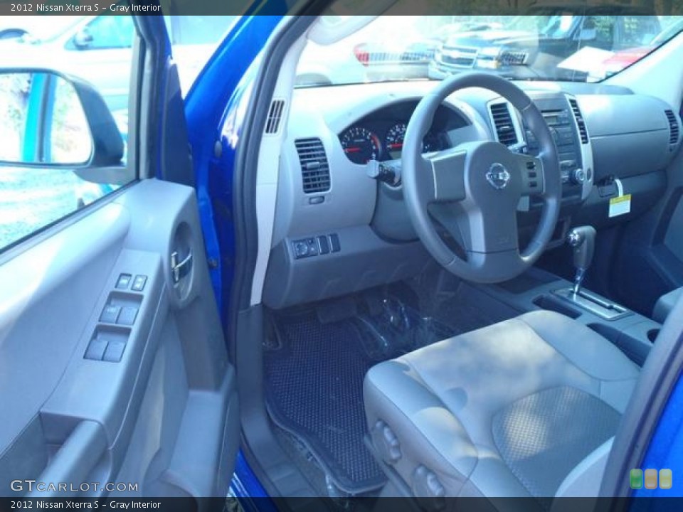 Gray Interior Photo for the 2012 Nissan Xterra S #54910271