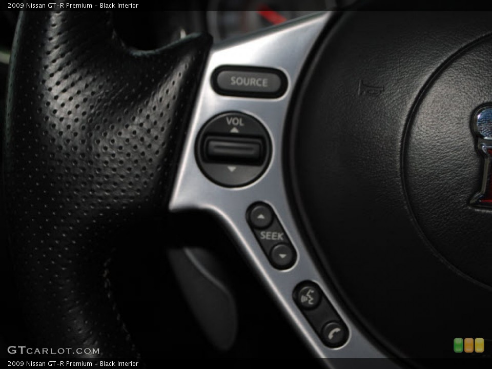 Black Interior Controls for the 2009 Nissan GT-R Premium #54910574