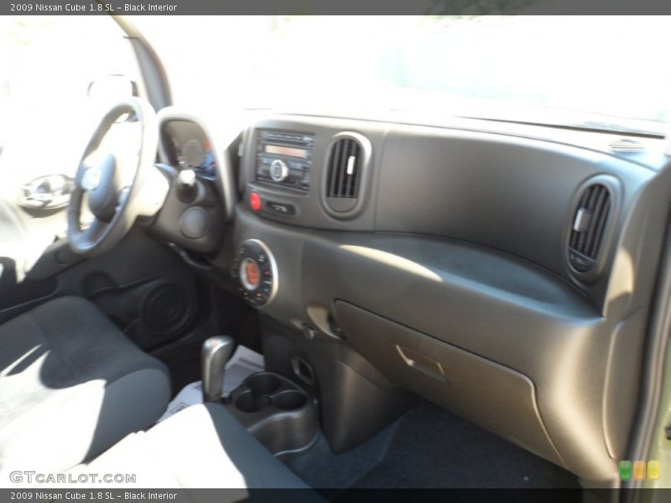 Black Interior Dashboard for the 2009 Nissan Cube 1.8 SL #54911576