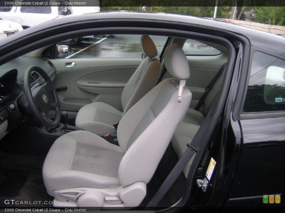 Gray Interior Photo for the 2006 Chevrolet Cobalt LS Coupe #54919456