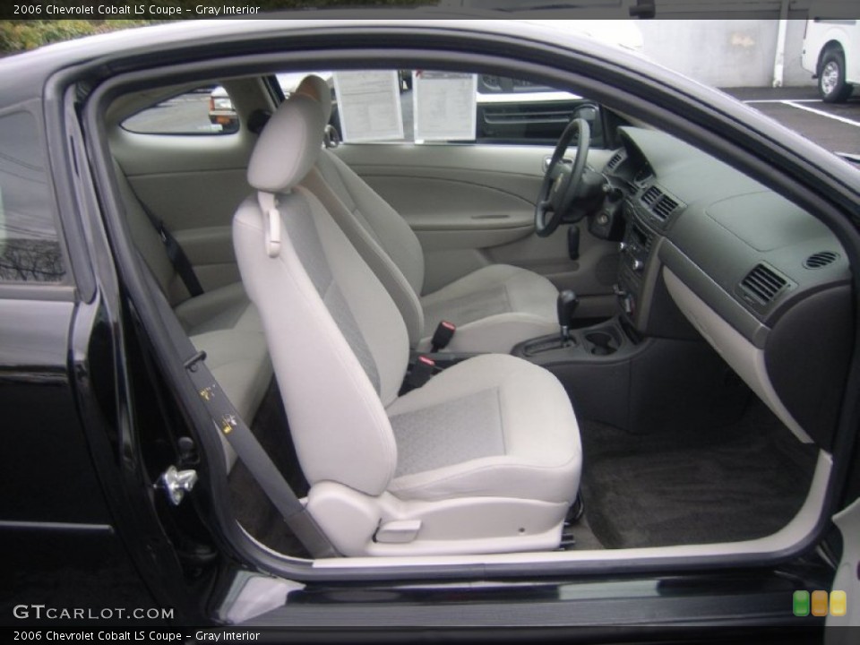 Gray Interior Photo for the 2006 Chevrolet Cobalt LS Coupe #54919474
