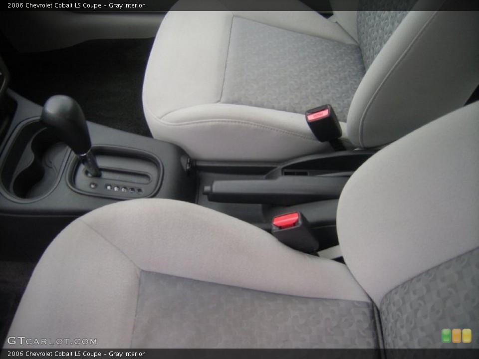 Gray Interior Photo for the 2006 Chevrolet Cobalt LS Coupe #54919510
