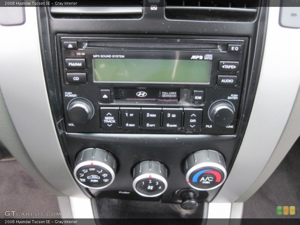 Gray Interior Controls for the 2008 Hyundai Tucson SE #54922936