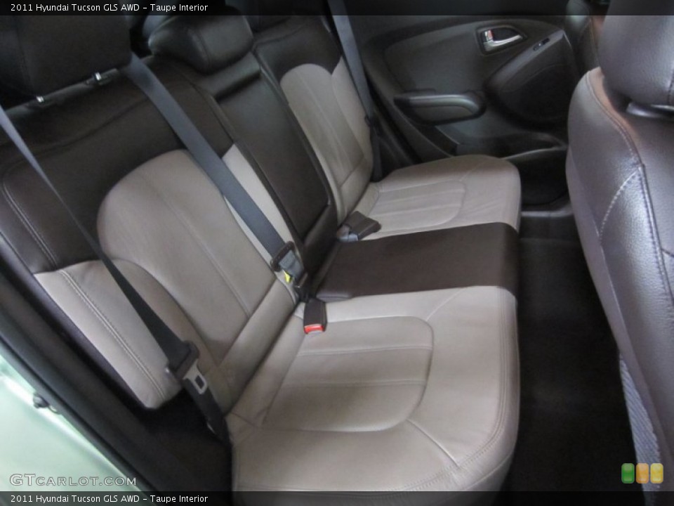 Taupe Interior Photo for the 2011 Hyundai Tucson GLS AWD #54933601