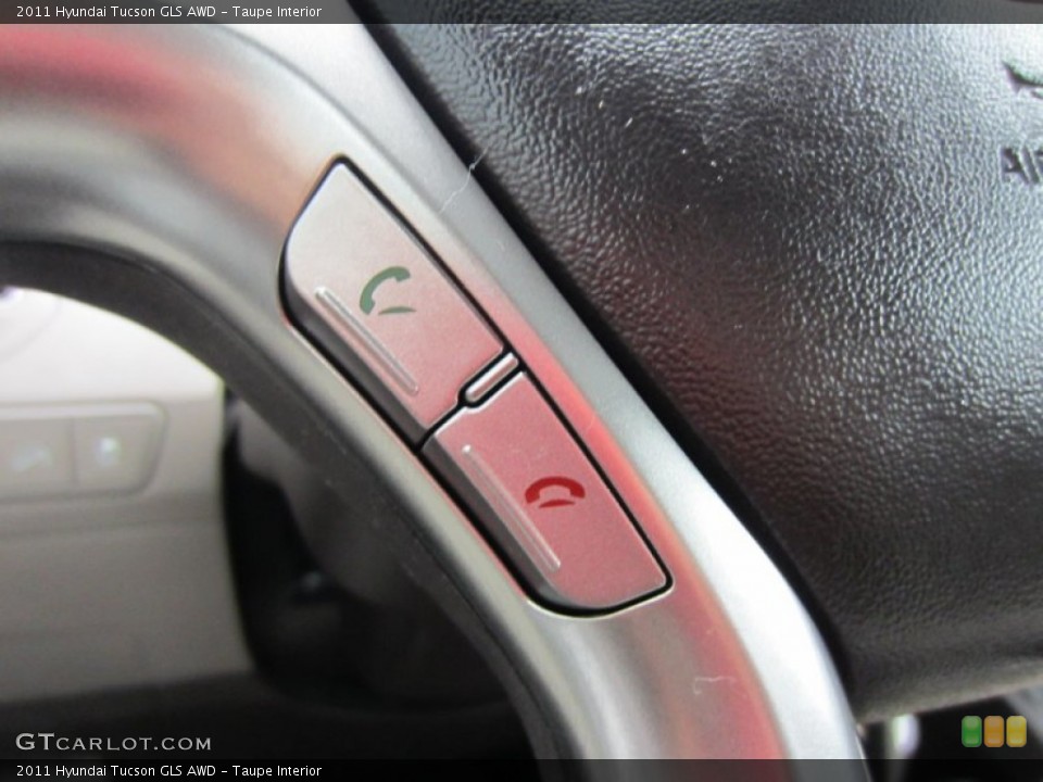 Taupe Interior Controls for the 2011 Hyundai Tucson GLS AWD #54933691
