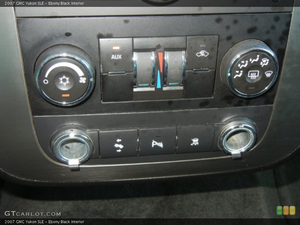 Ebony Black Interior Controls for the 2007 GMC Yukon SLE #54936895