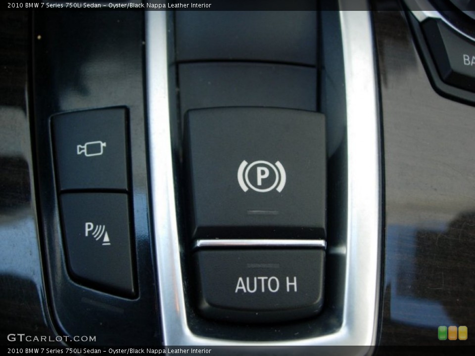 Oyster/Black Nappa Leather Interior Controls for the 2010 BMW 7 Series 750Li Sedan #54943993