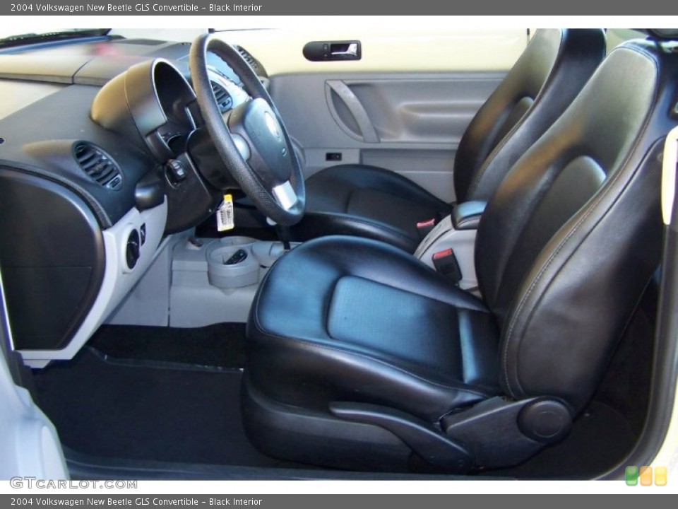 Black Interior Photo for the 2004 Volkswagen New Beetle GLS Convertible #54955634