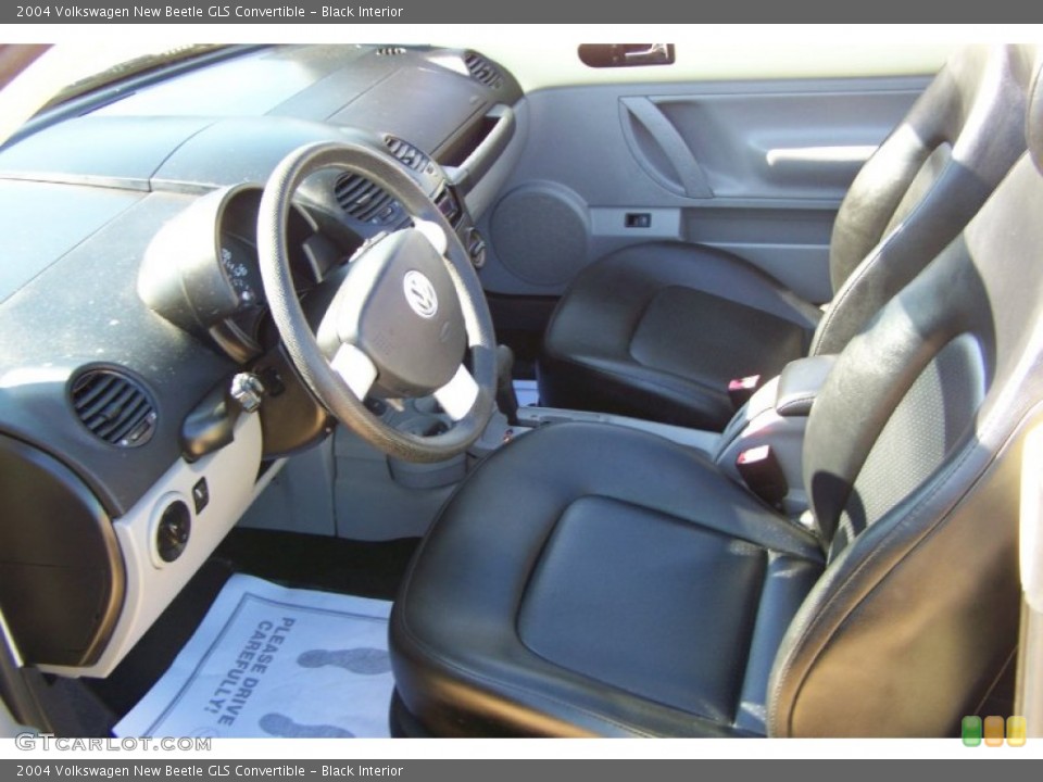 Black Interior Photo for the 2004 Volkswagen New Beetle GLS Convertible #54955651