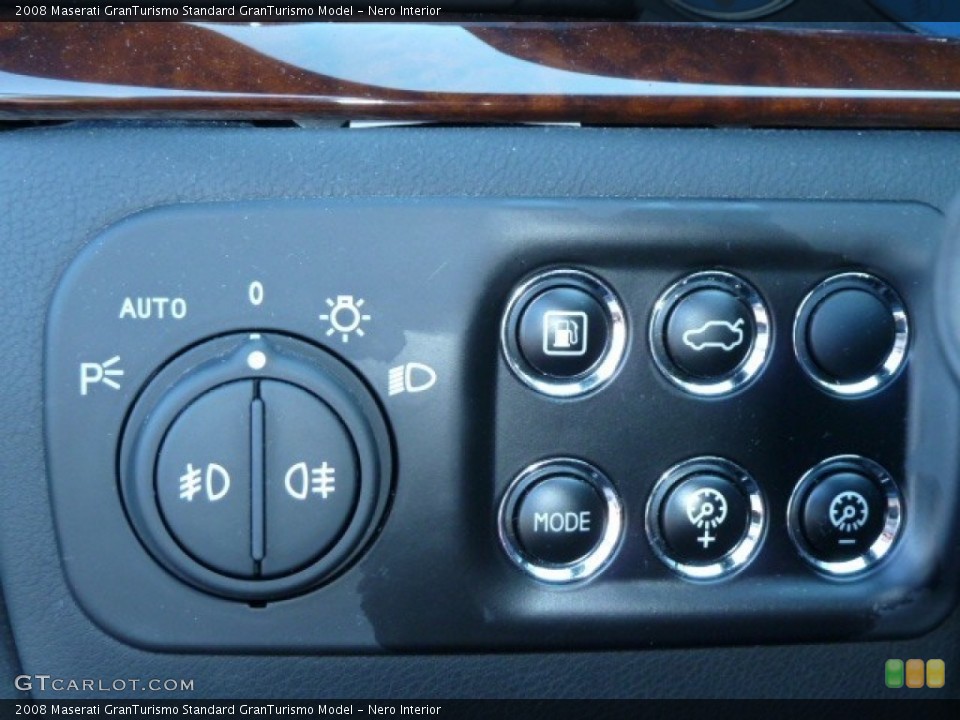 Nero Interior Controls for the 2008 Maserati GranTurismo  #54957125