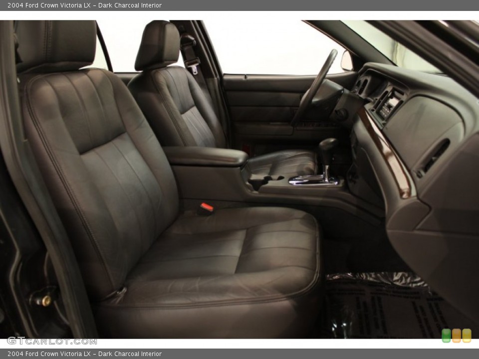 Dark Charcoal Interior Photo for the 2004 Ford Crown Victoria LX #54958834
