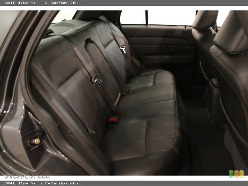 Dark Charcoal Interior Photo for the 2004 Ford Crown Victoria LX #54958840