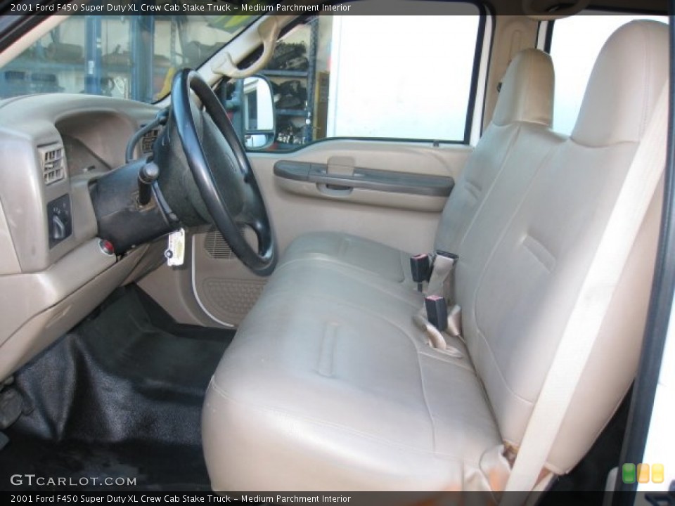 Medium Parchment Interior Photo for the 2001 Ford F450 Super Duty XL Crew Cab Stake Truck #54983455