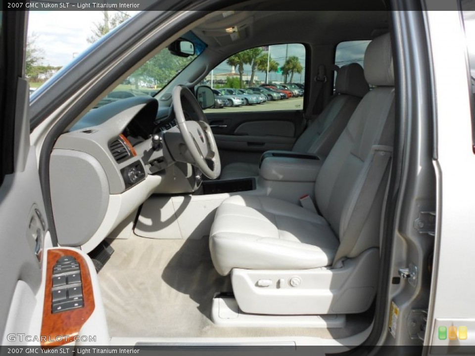 Light Titanium Interior Photo for the 2007 GMC Yukon SLT #54983539