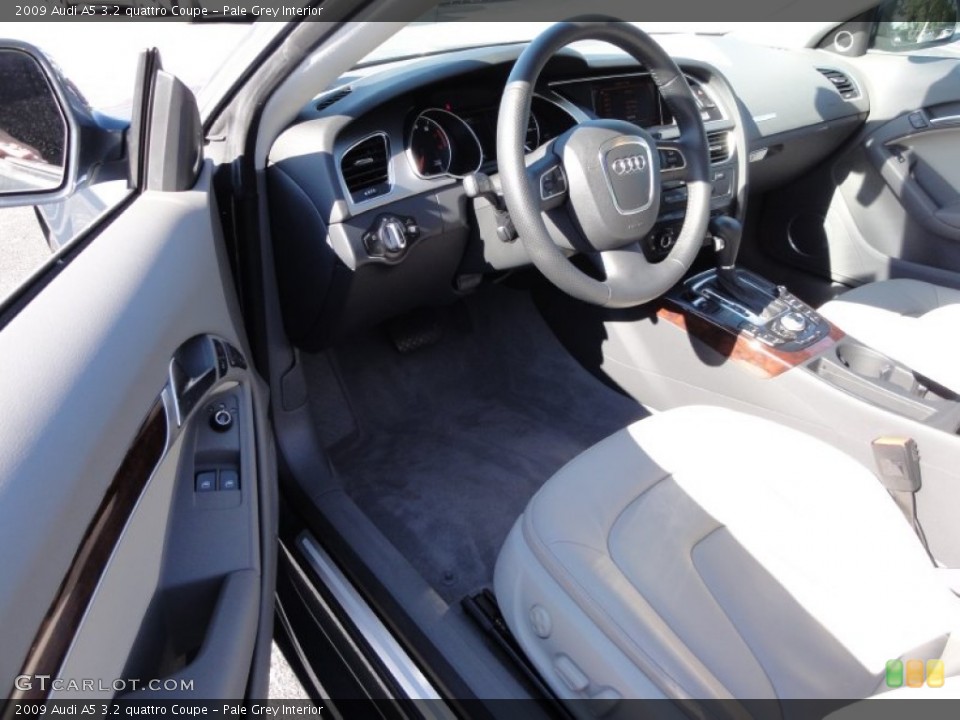 Pale Grey Interior Photo for the 2009 Audi A5 3.2 quattro Coupe #54992764