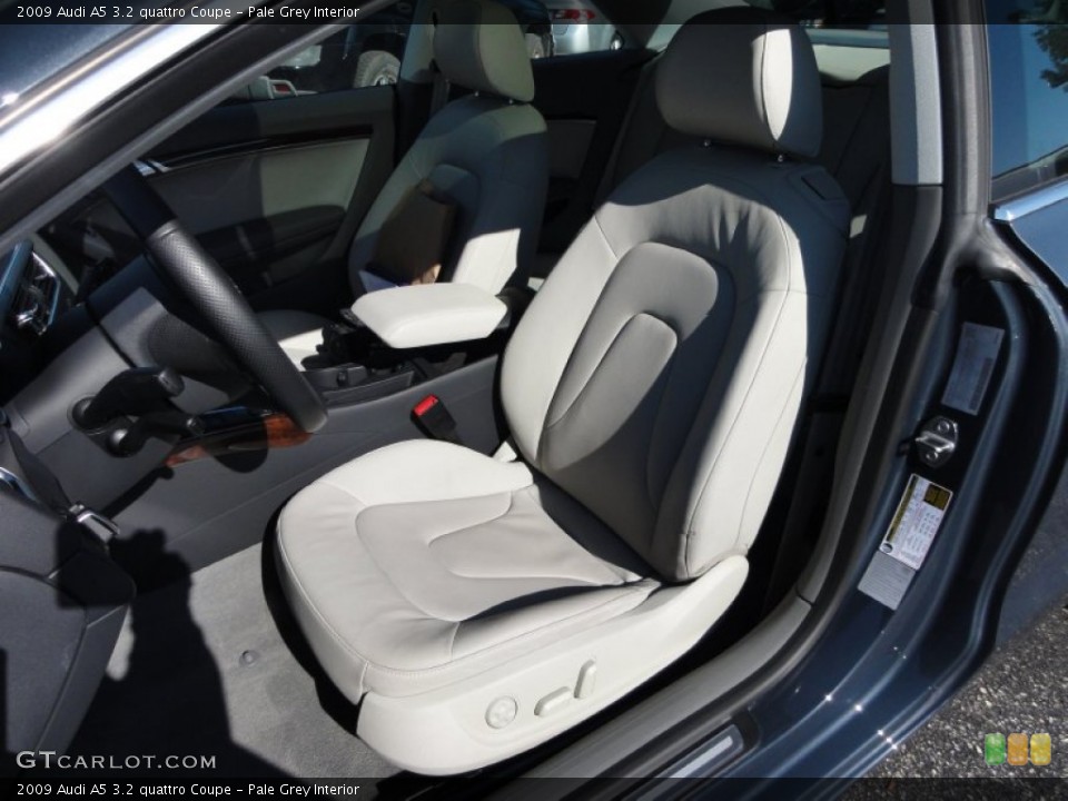 Pale Grey Interior Photo for the 2009 Audi A5 3.2 quattro Coupe #54992798