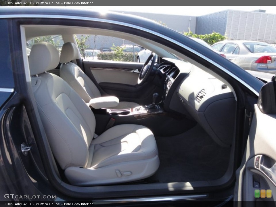 Pale Grey Interior Photo for the 2009 Audi A5 3.2 quattro Coupe #54992824