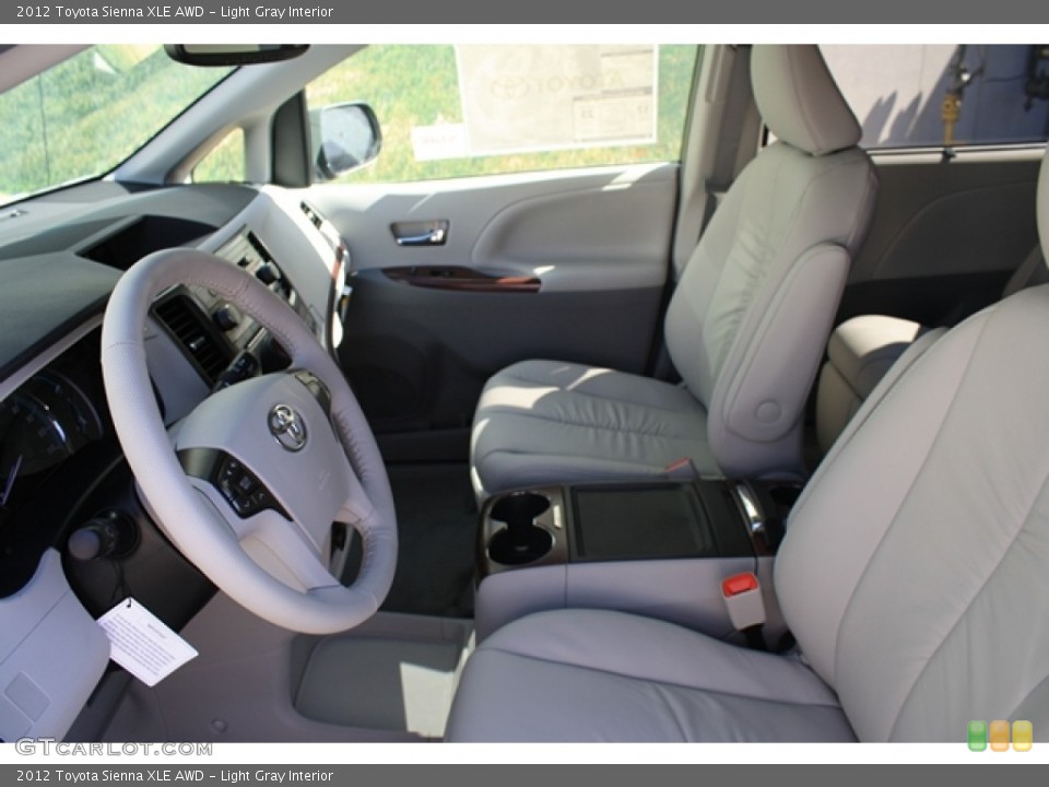 Light Gray Interior Photo for the 2012 Toyota Sienna XLE AWD #55002984