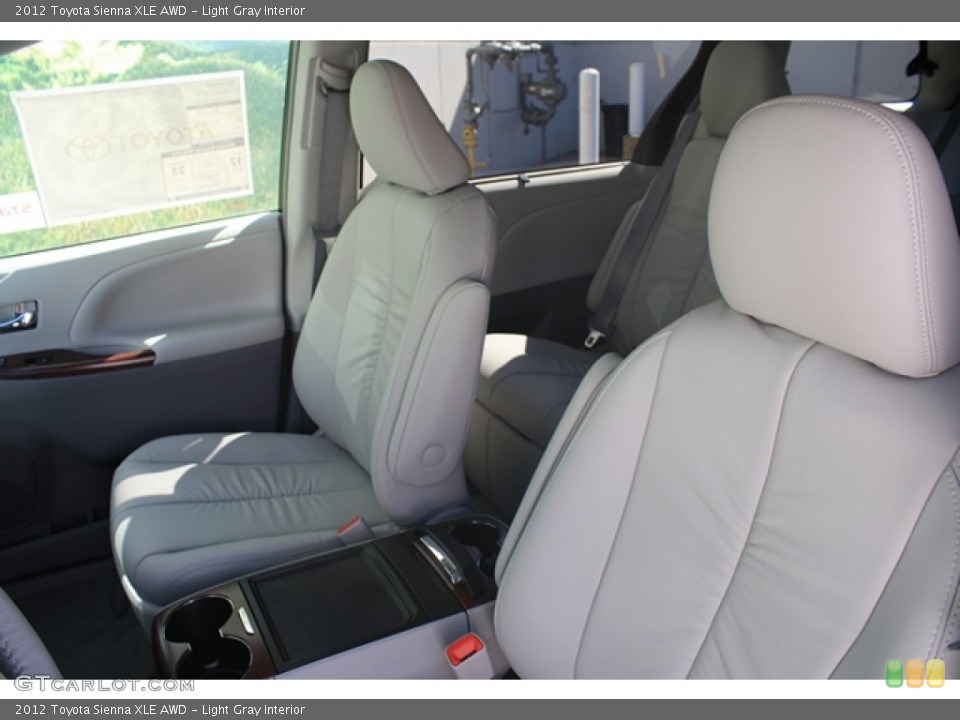 Light Gray Interior Photo for the 2012 Toyota Sienna XLE AWD #55003011