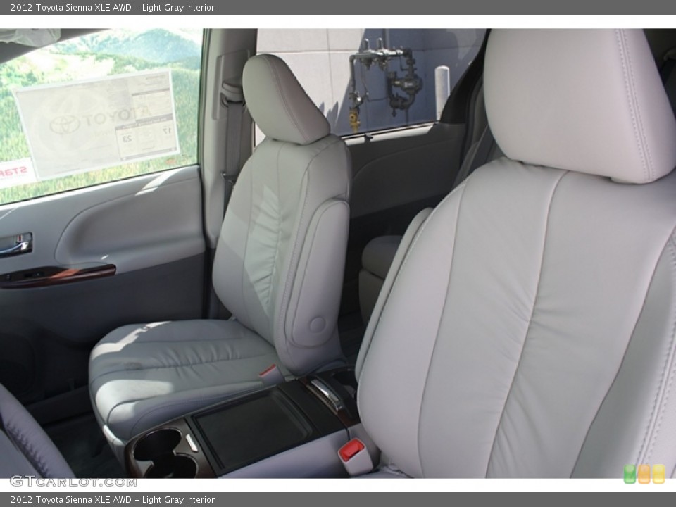 Light Gray Interior Photo for the 2012 Toyota Sienna XLE AWD #55003156