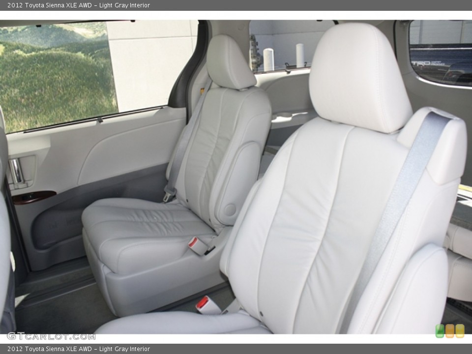 Light Gray Interior Photo for the 2012 Toyota Sienna XLE AWD #55003165