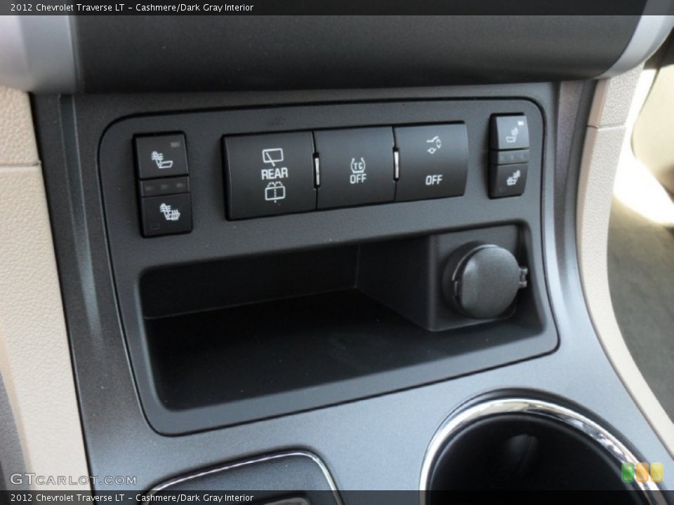 Cashmere/Dark Gray Interior Controls for the 2012 Chevrolet Traverse LT #55005391
