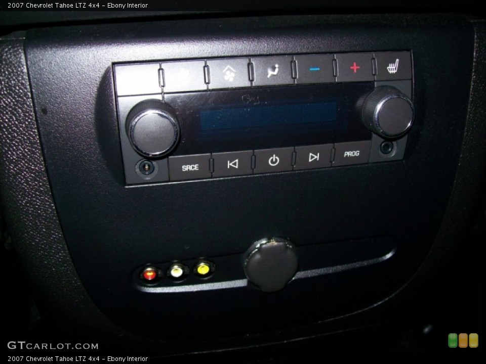 Ebony Interior Controls for the 2007 Chevrolet Tahoe LTZ 4x4 #55016066