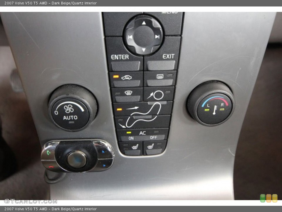 Dark Beige/Quartz Interior Controls for the 2007 Volvo V50 T5 AWD #55020321