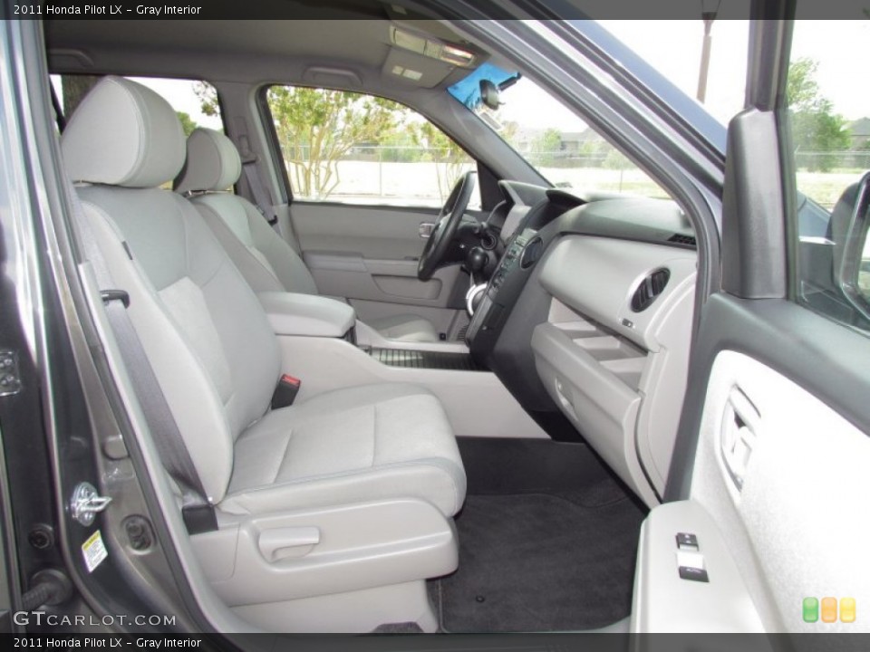Gray Interior Photo for the 2011 Honda Pilot LX #55027527