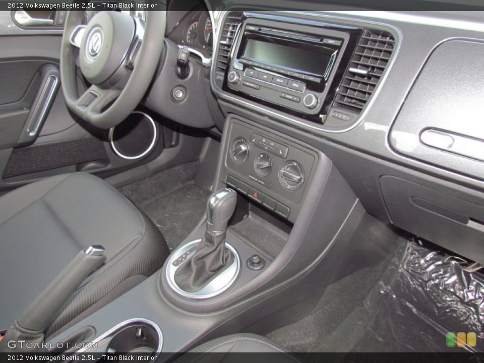 Titan Black Interior Controls for the 2012 Volkswagen Beetle 2.5L #55028565