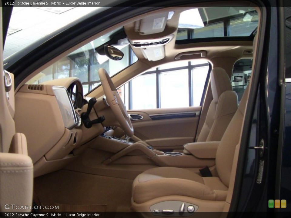 Luxor Beige Interior Photo for the 2012 Porsche Cayenne S Hybrid #55041178