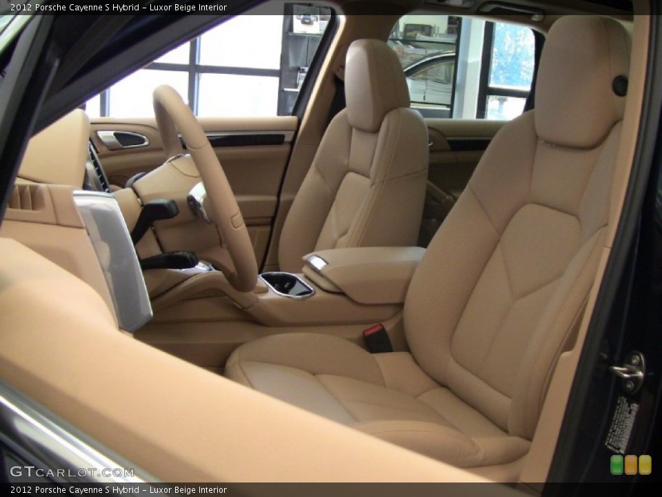 Luxor Beige Interior Photo for the 2012 Porsche Cayenne S Hybrid #55041189