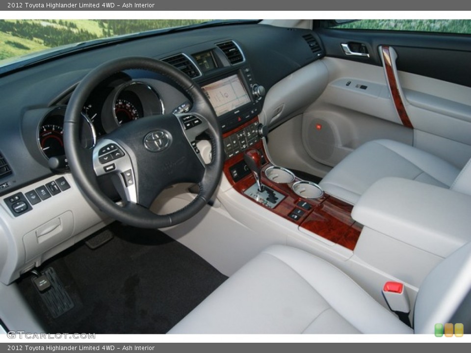 Ash Interior Photo for the 2012 Toyota Highlander Limited 4WD #55056633