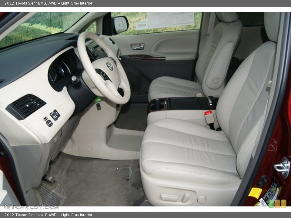 Light Gray Interior Photo for the 2012 Toyota Sienna XLE AWD #55056960