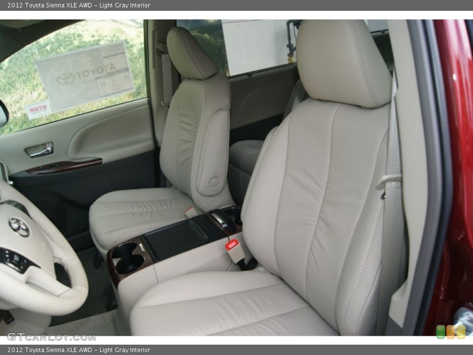 Light Gray Interior Photo for the 2012 Toyota Sienna XLE AWD #55056969