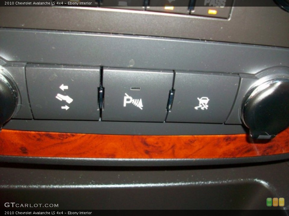Ebony Interior Controls for the 2010 Chevrolet Avalanche LS 4x4 #55056981