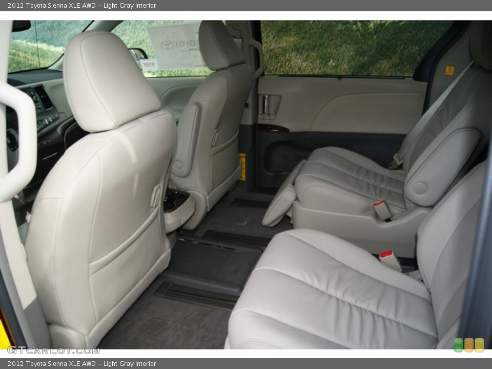 Light Gray Interior Photo for the 2012 Toyota Sienna XLE AWD #55056996