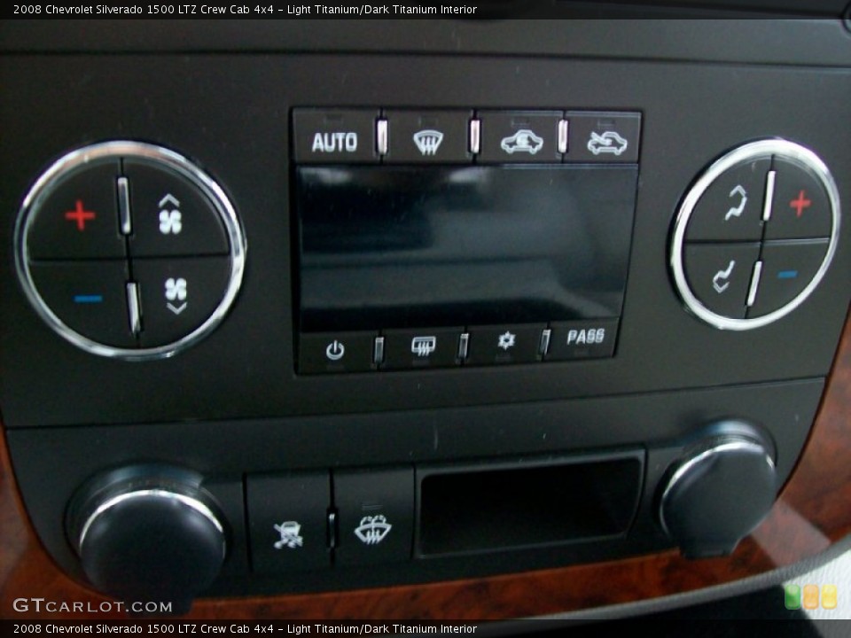Light Titanium/Dark Titanium Interior Controls for the 2008 Chevrolet Silverado 1500 LTZ Crew Cab 4x4 #55065804