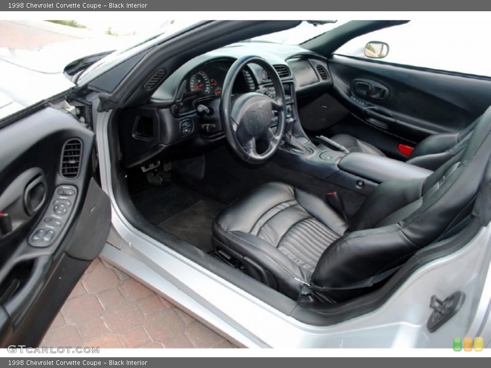 Black Interior Photo for the 1998 Chevrolet Corvette Coupe #55066461