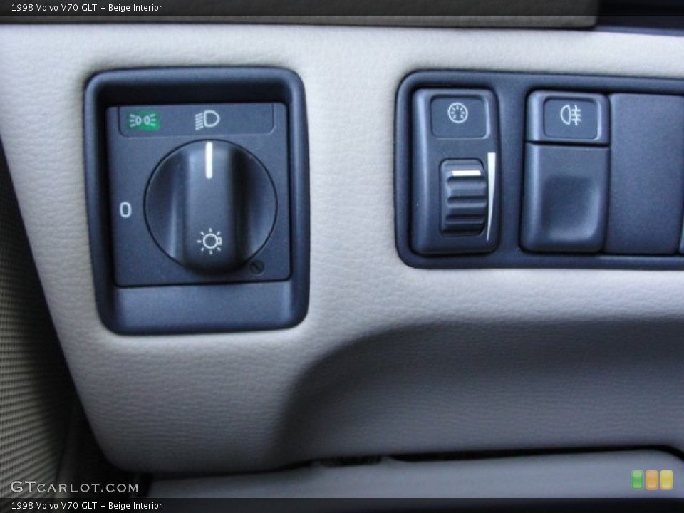 Beige Interior Controls for the 1998 Volvo V70 GLT #55069467