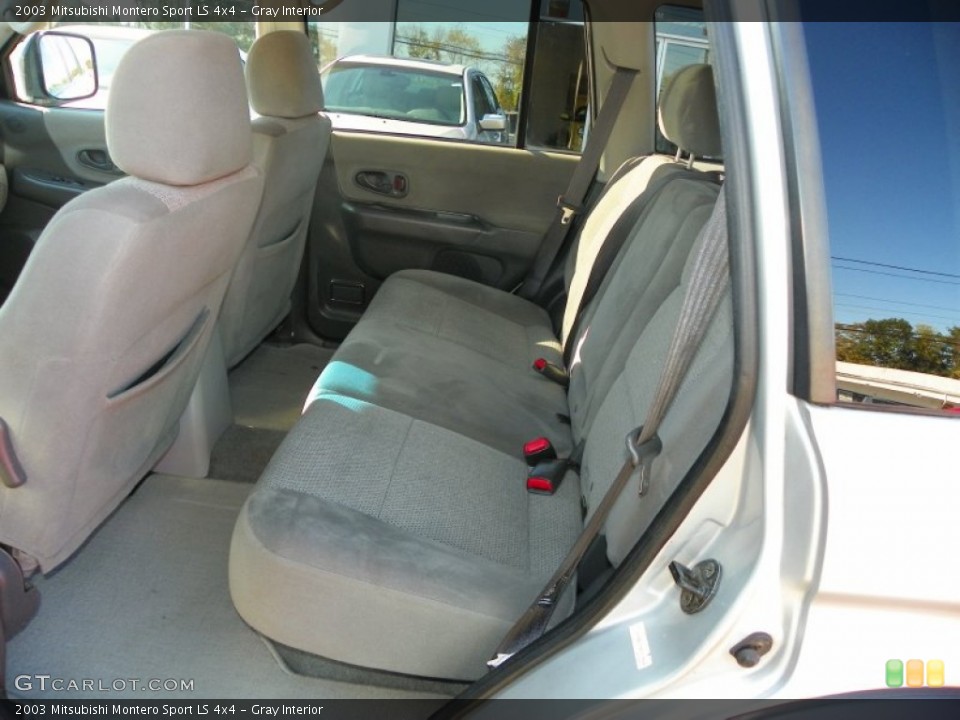 Gray Interior Photo for the 2003 Mitsubishi Montero Sport LS 4x4 #55072116