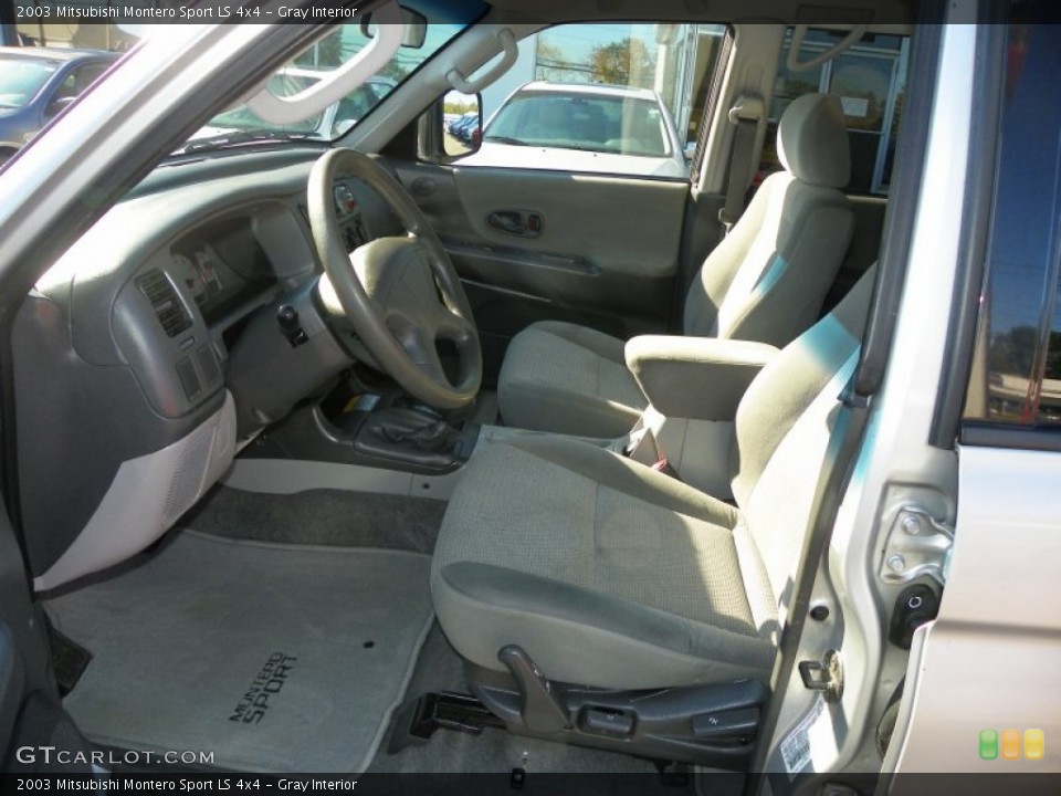 Gray Interior Photo for the 2003 Mitsubishi Montero Sport LS 4x4 #55072122