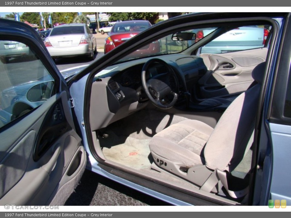 Grey Interior Photo for the 1997 Ford Thunderbird Limited Edition Coupe #55085563