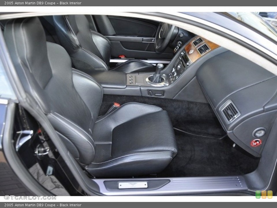 Black Interior Photo for the 2005 Aston Martin DB9 Coupe #55095967