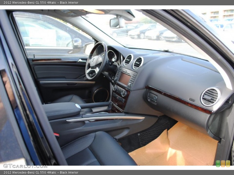 Black Interior Photo for the 2012 Mercedes-Benz GL 550 4Matic #55114116