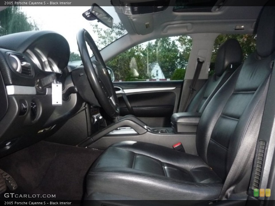 Black Interior Photo for the 2005 Porsche Cayenne S #55116471