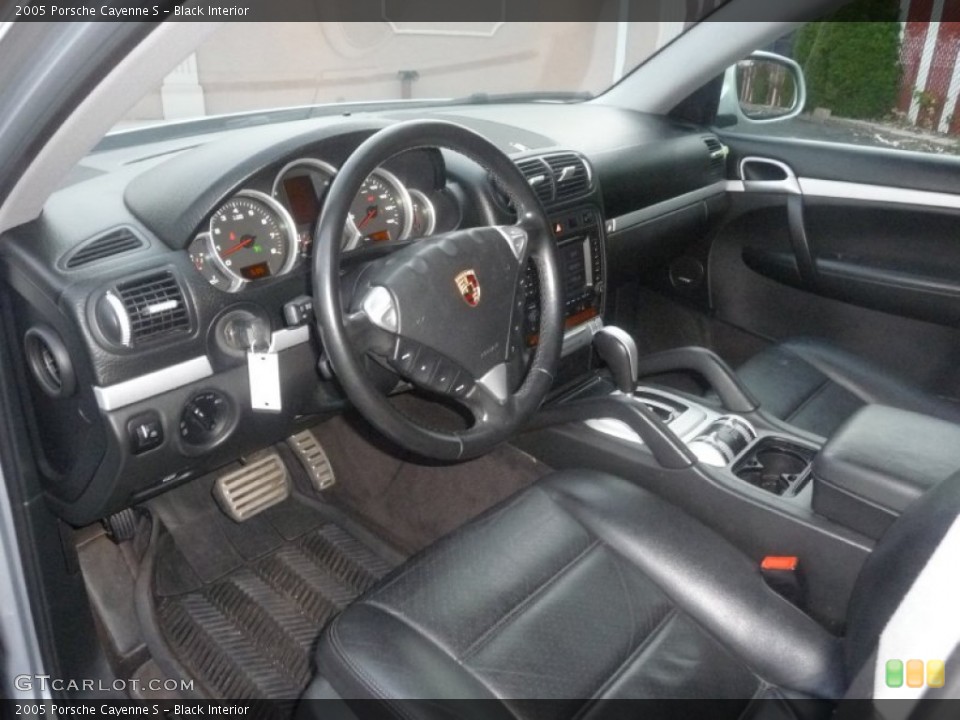 Black Interior Photo for the 2005 Porsche Cayenne S #55116480